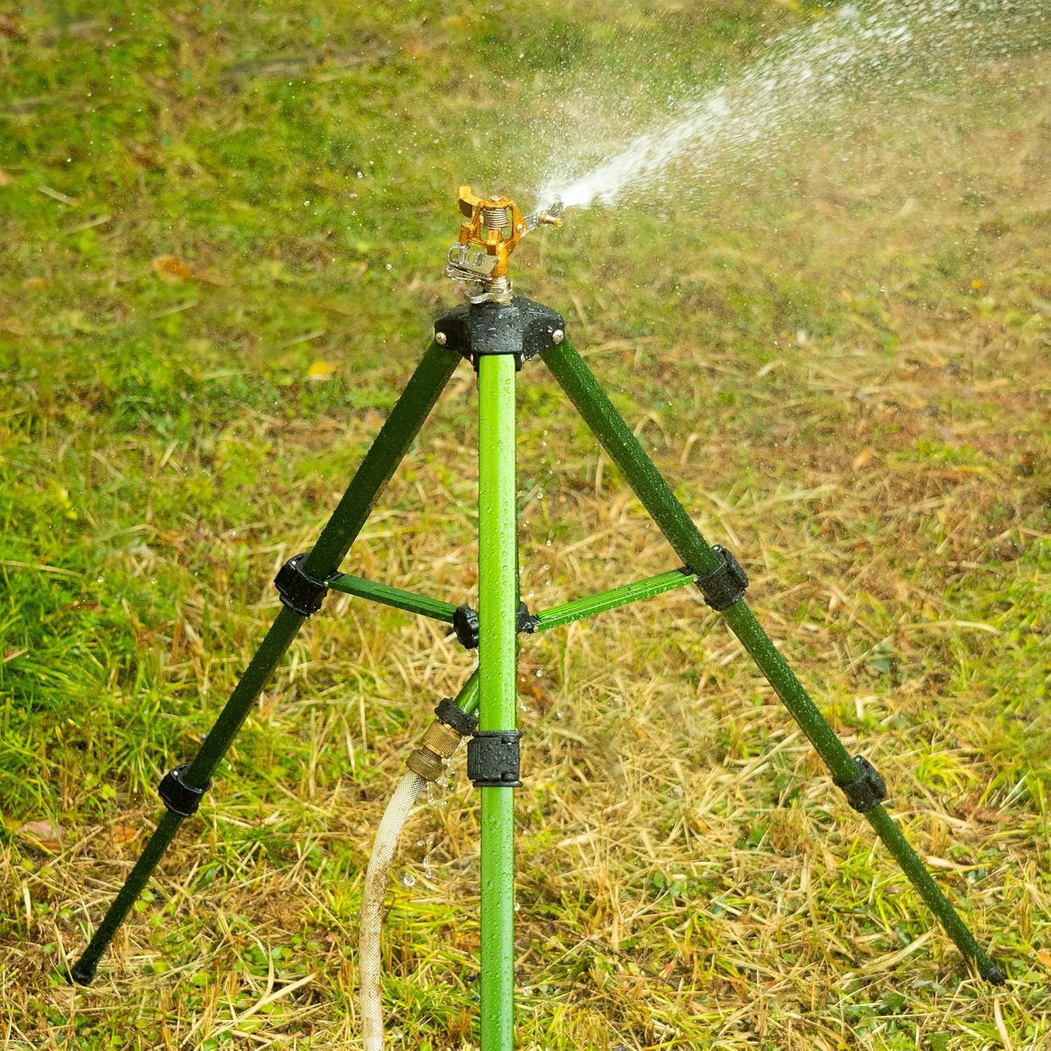 Detalle 2 de Hourleey Impact Sprinkler on Tripod Base (Brass, 0–360° Coverage) for Yard & Lawn
