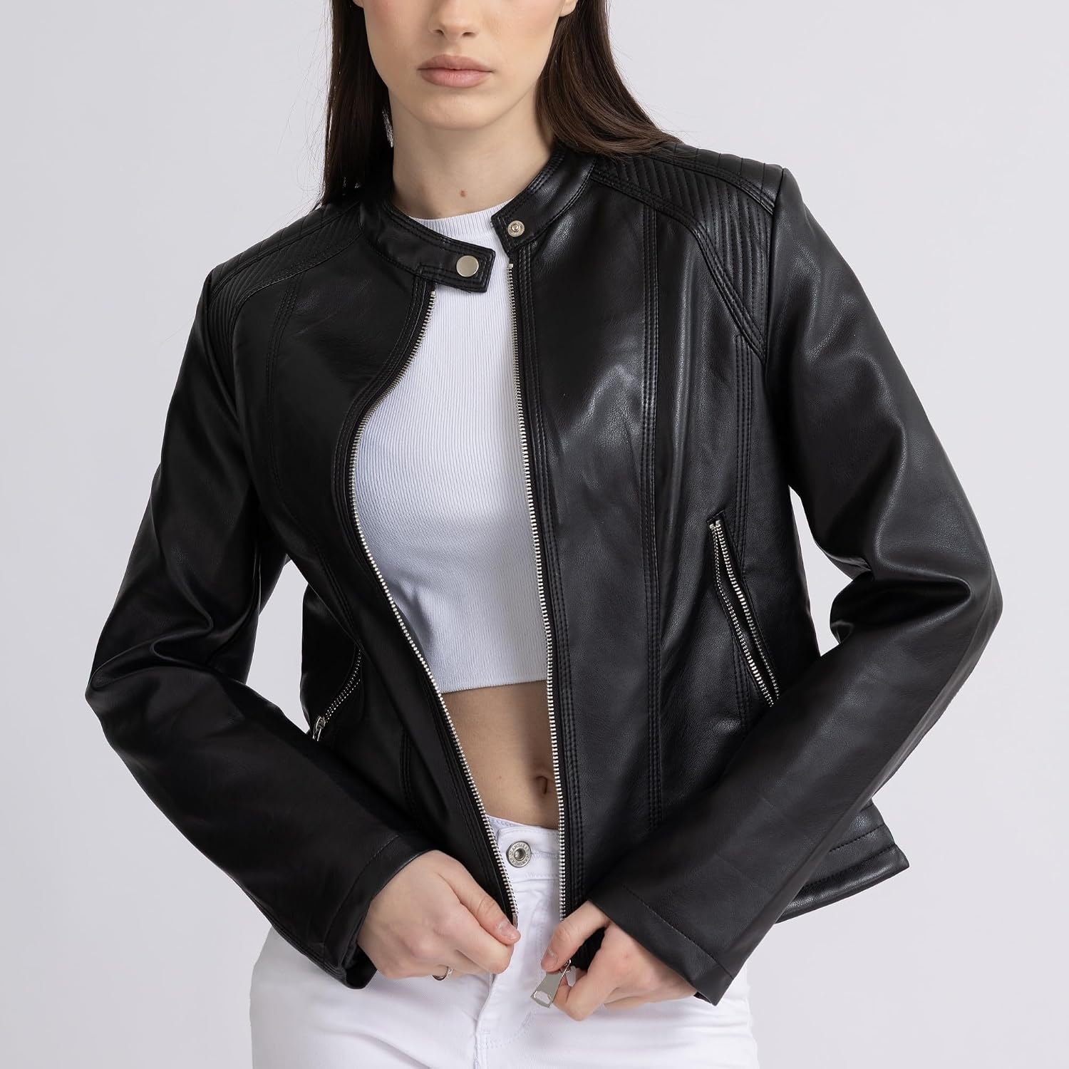 Detalle 2 de Giacca donna in ecopelle leggera con cerniera e tasche vittorio y