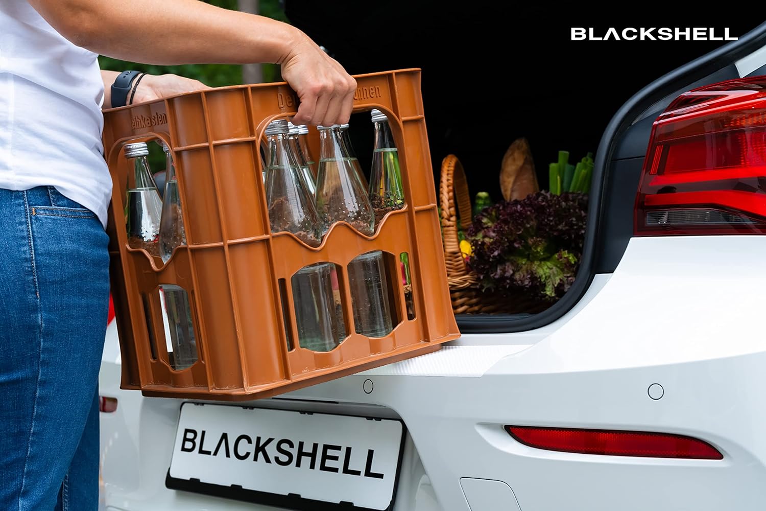 Thumbnail 5 de Blackshell® Basic Ladekantenschutz Folie für VW T-Roc (Typ A1, ab 2017) matt schwarz inkl. Profi-Rakel