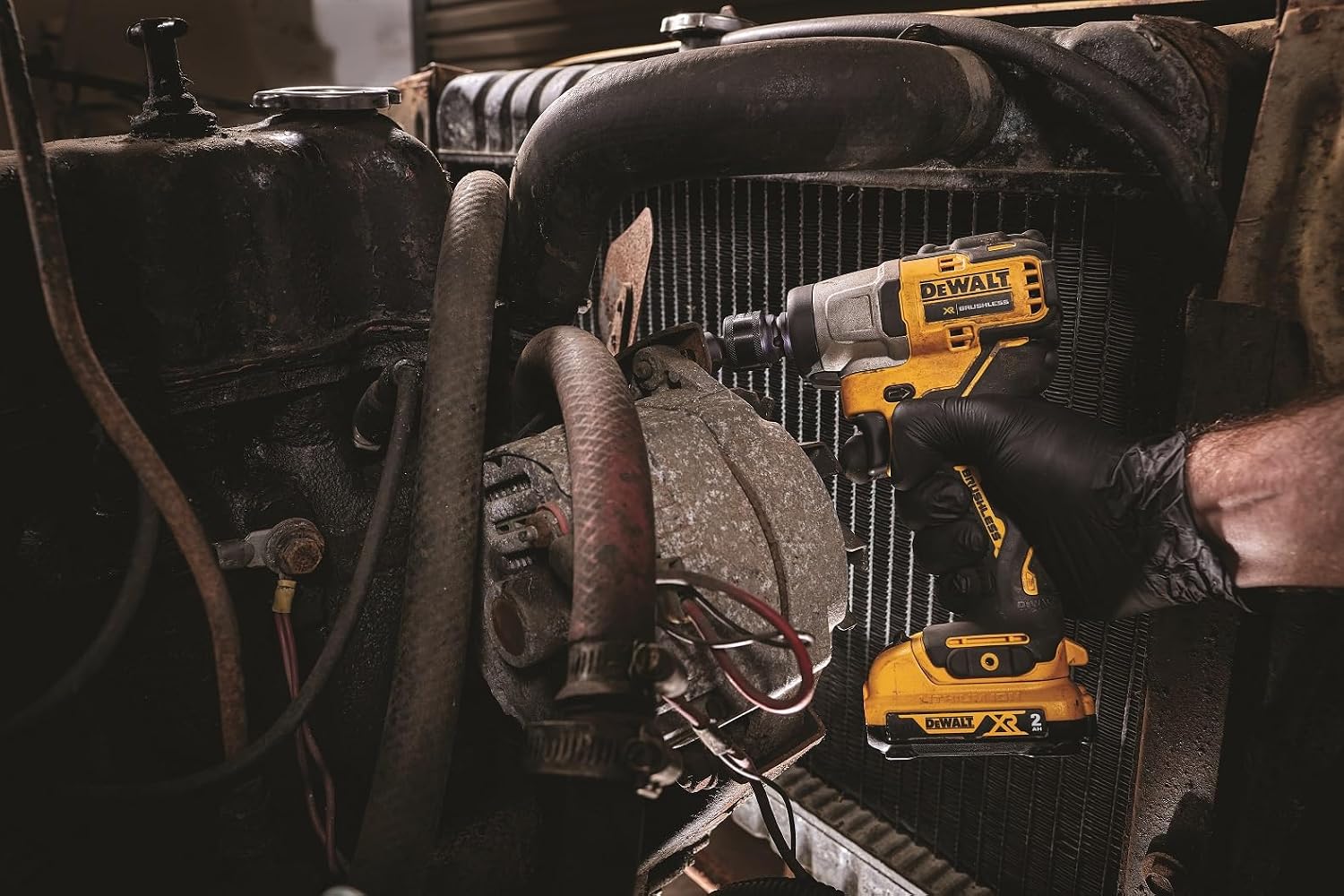 Detalle 2 de DEWALT DCF902D2T コードレスインパクトレンチ 10.8V・ブラシレス・168N・m