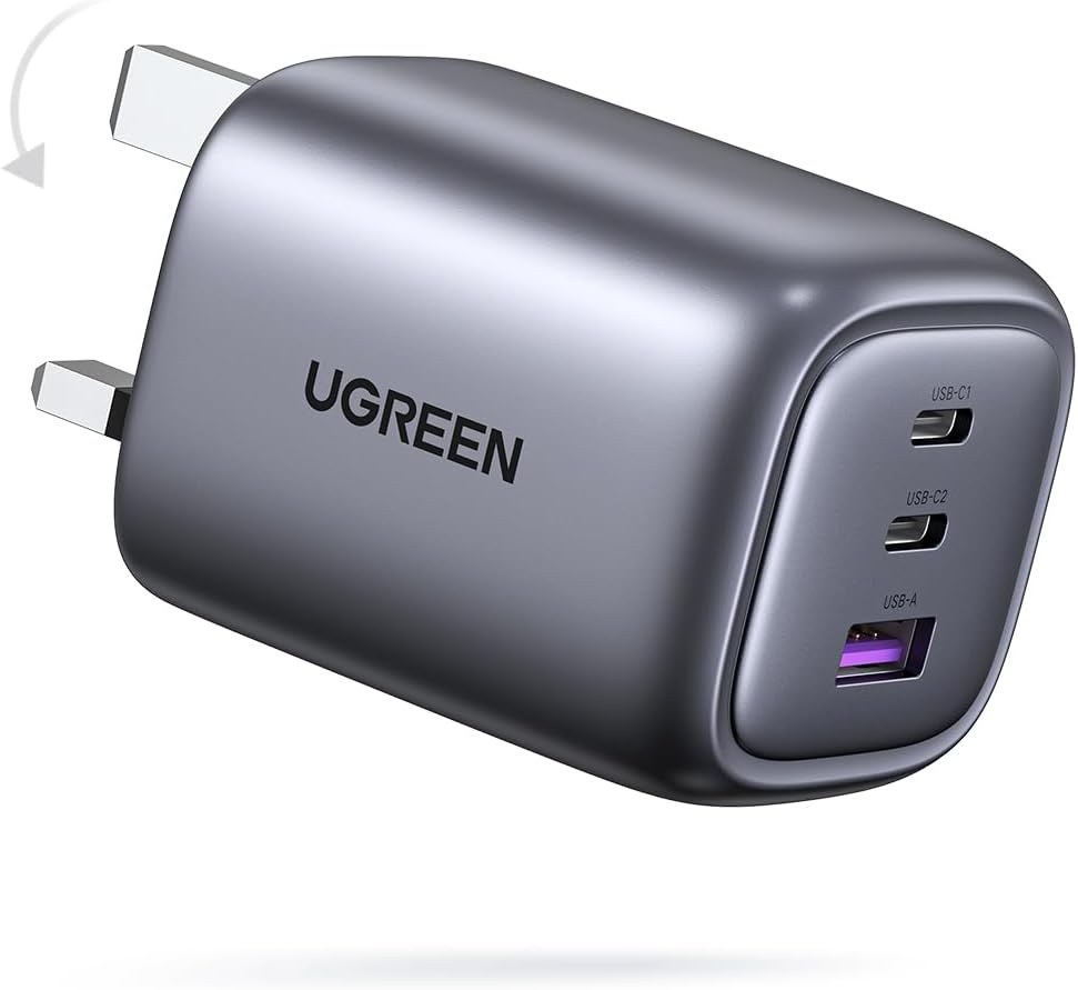 Detalle de UGREEN Nexode 65W USB C charger with 3‑port USB‑C plug 🔌