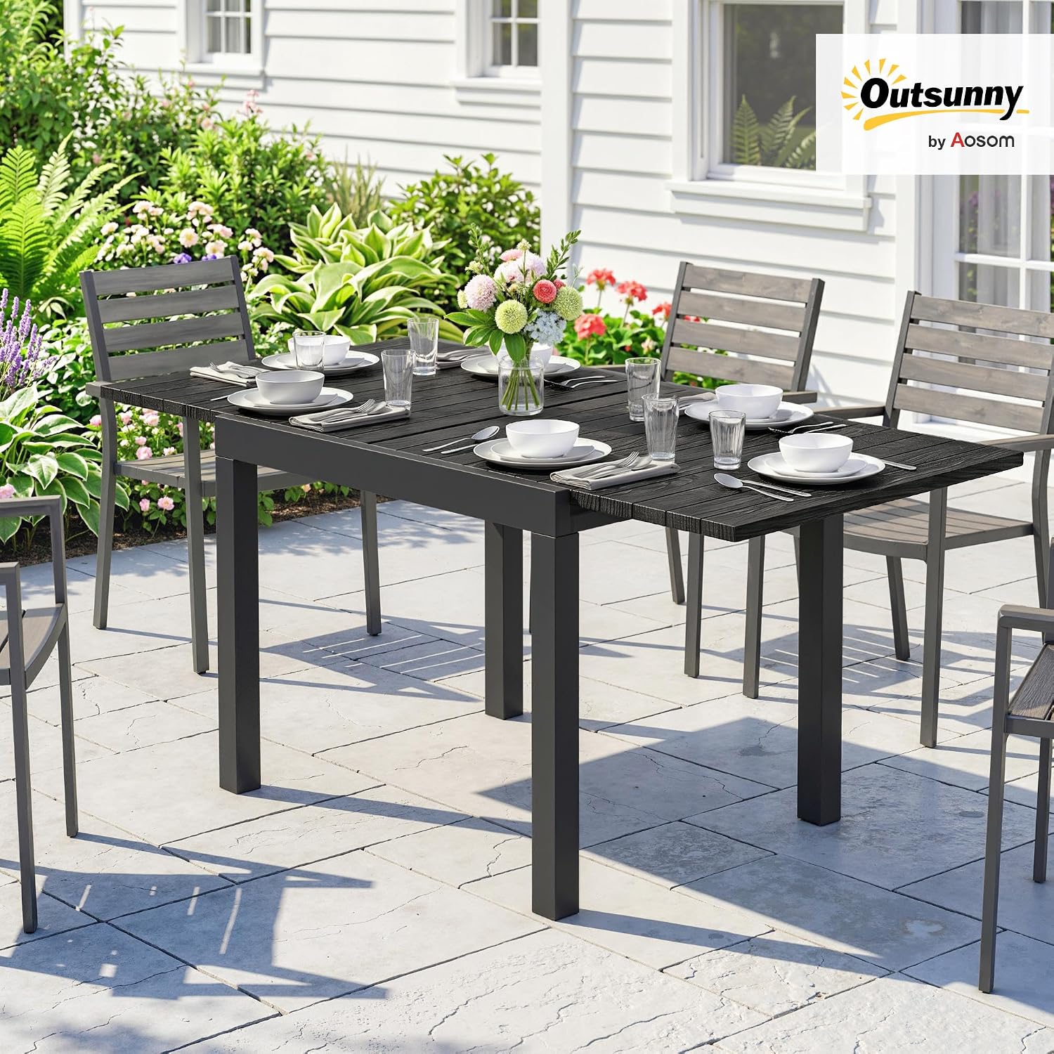 Detalle 2 de Outsunny 84K-001V00BK uitschuifbare tuintafel in aluminium met houtlook