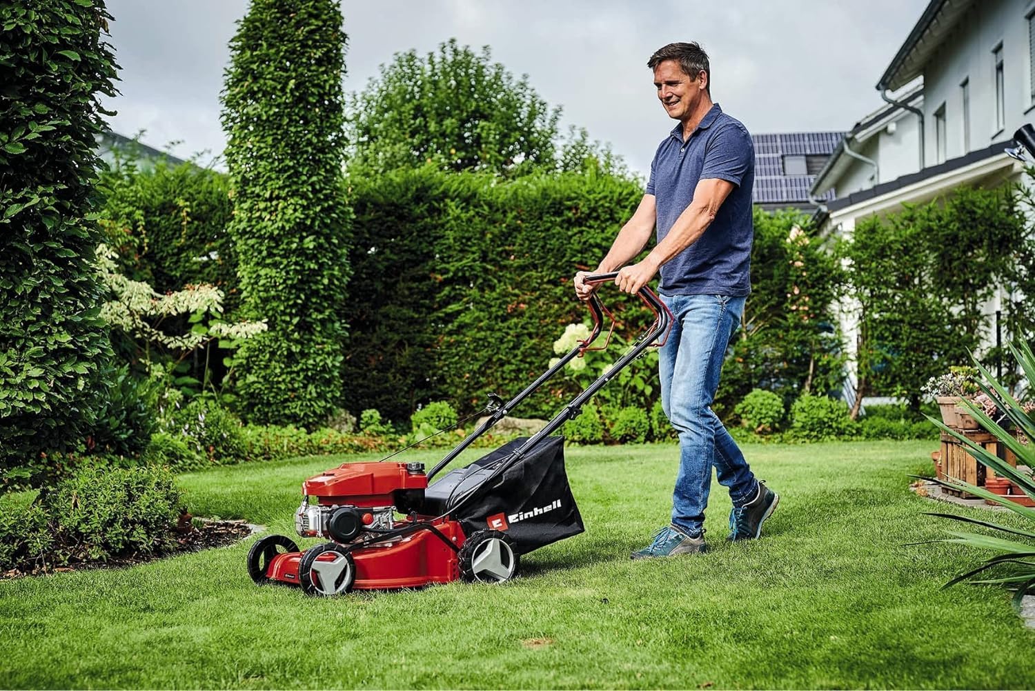 Thumbnail 1 de Einhell GC-PM 40/2 S self-propelled petrol lawn mower (40cm, 2kW, 45L)