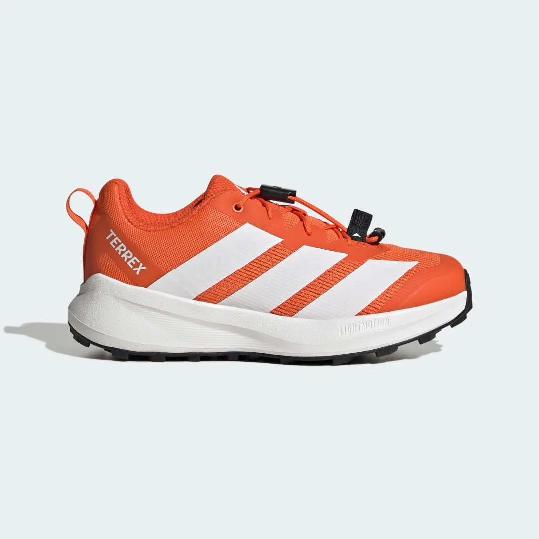 Detalle de Zapatilla de trail running Terrex Agravic para niño de Adidas
