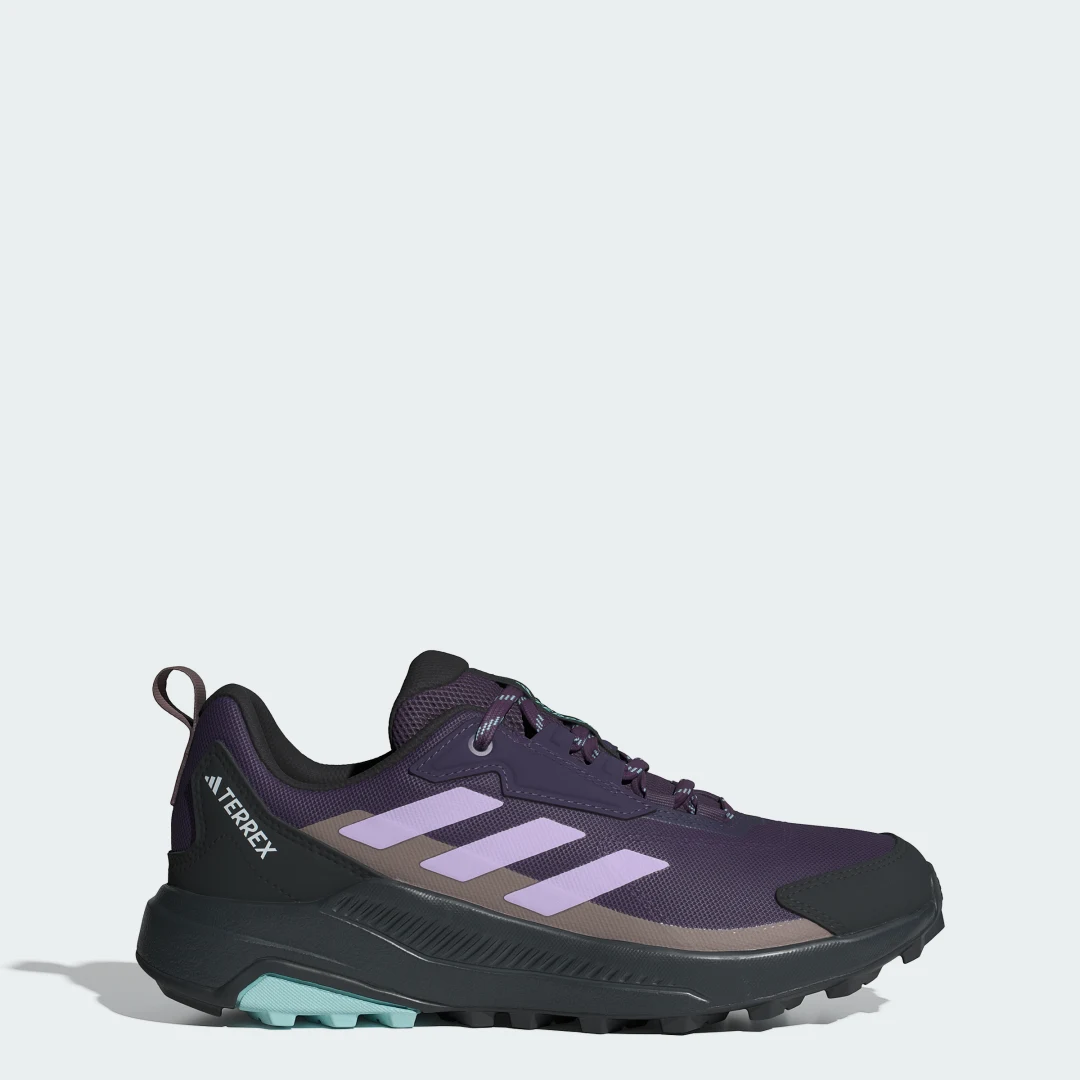 Detalle de Zapatilla Terrex Anylander Hiking de Adidas: versatilidad para salidas en naturaleza