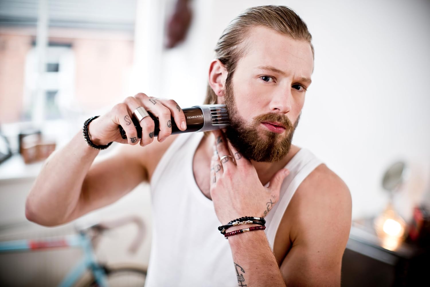 Thumbnail 3 de Remington Barttrimmer Herren MB4046 Bartschneider-Set mit Titan selbstschärfenden Klingen und XL-Aufsatz