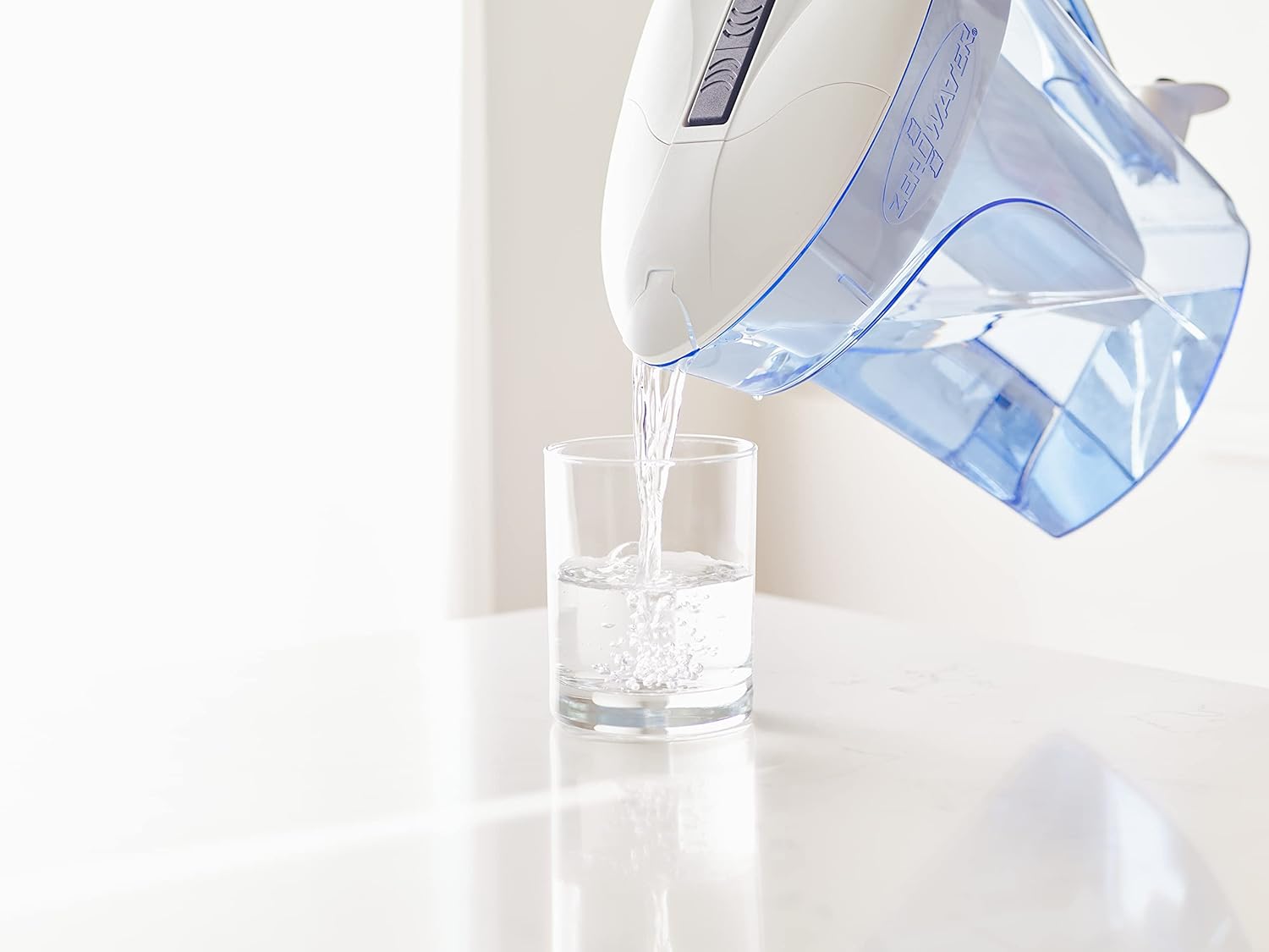 Detalle 2 de ZeroWater Ready-Pour 10-Cup Water Filter Pitcher 🧪