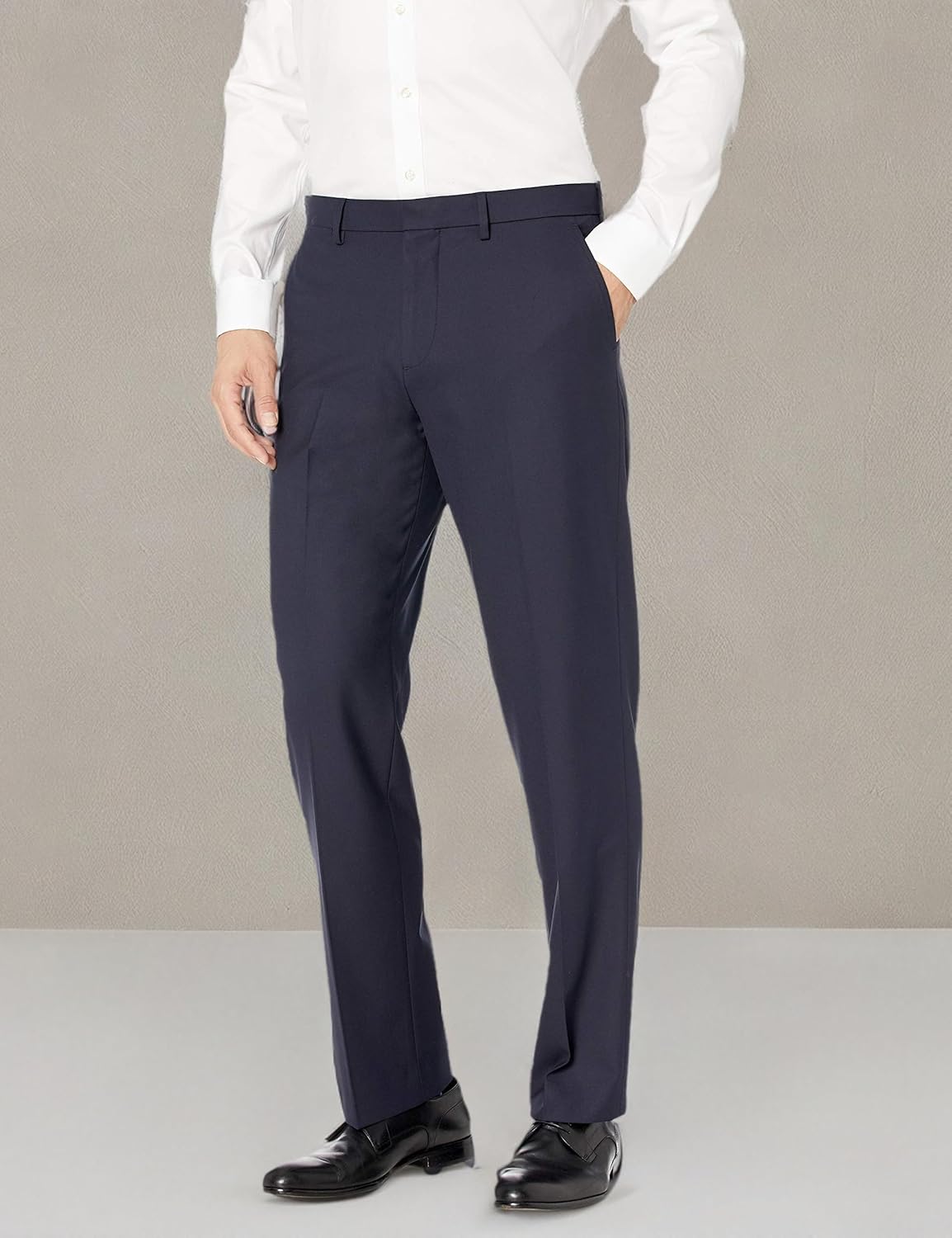 Thumbnail 3 de Amazon Essentials Men’s Classic-Fit Wrinkle-Resistant Stretch Dress Trousers