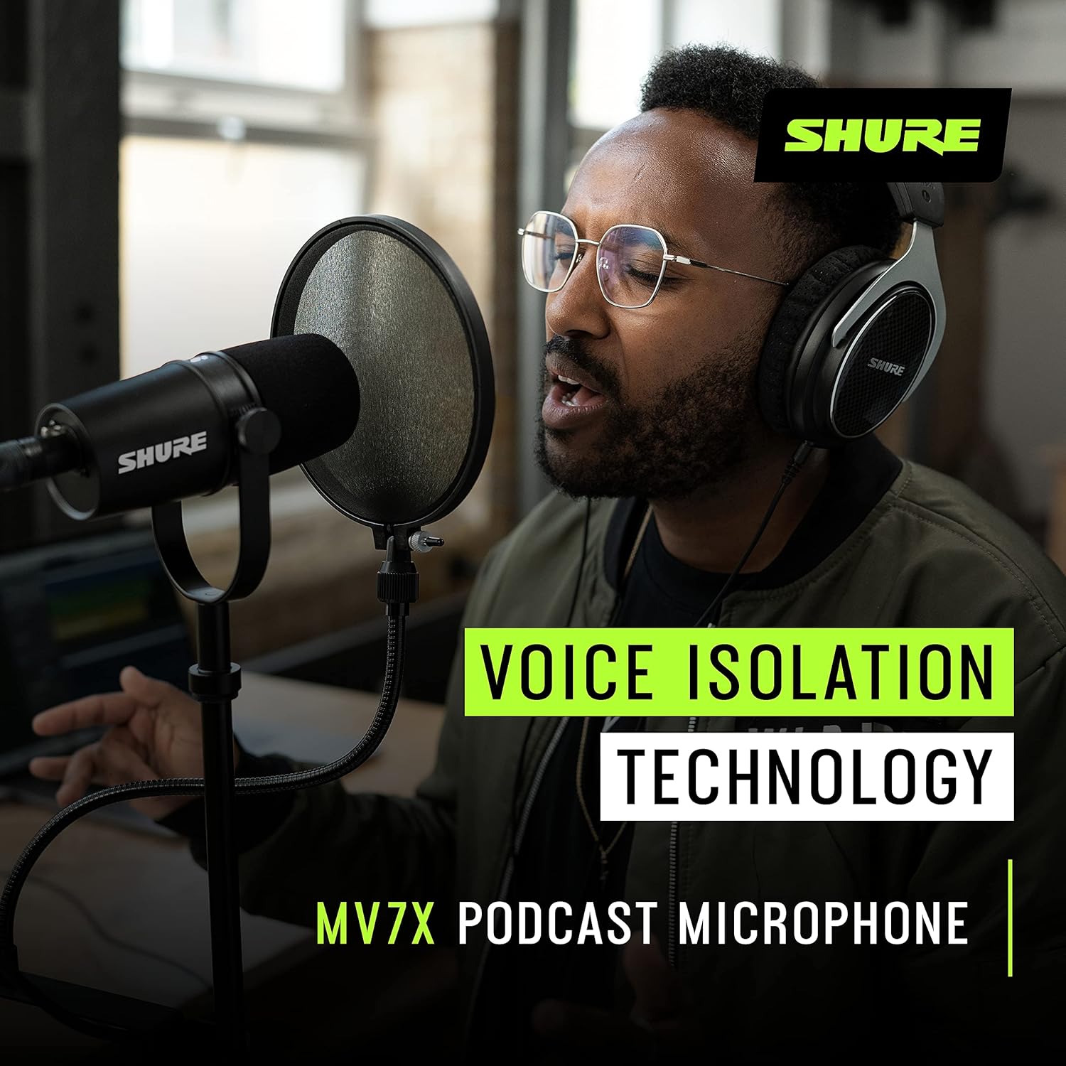 Detalle de Shure MV7X XLR Dynamic Microphone (Cardioid, Voice-Isolating) for Podcasting, Vocal Recording & Broadcasting