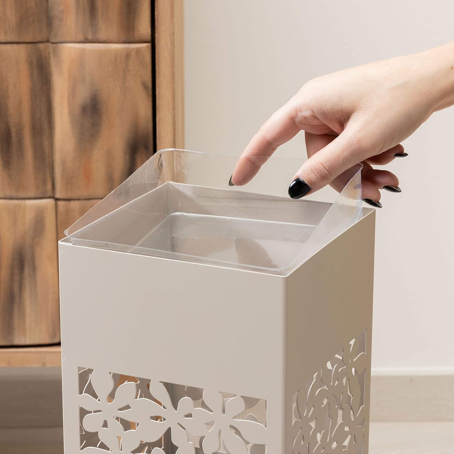 Detalle 2 de Baroni Home Portaombrelli Quadrato 15,5 cm