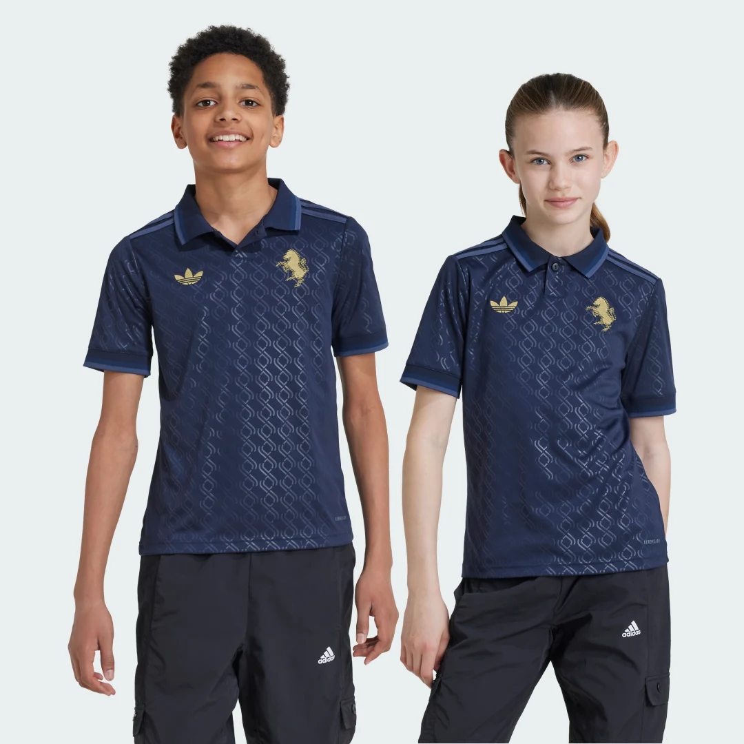 Detalle de Camiseta Juventus 24/25, tercera equipación (Adolescentes) – Adidas