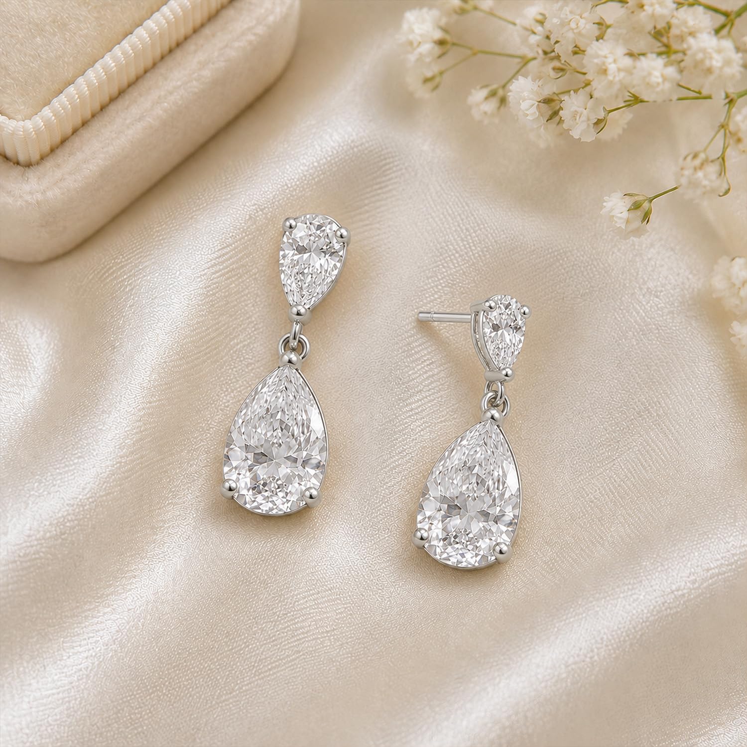 Thumbnail 6 de Dangle Earrings with 14K Gold Plating
