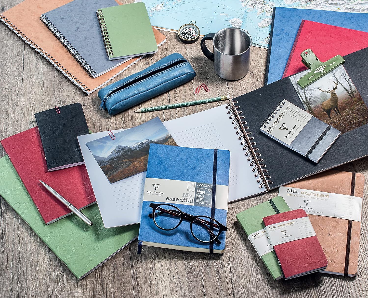 Thumbnail 1 de Clairefontaine 77031C Collection Nomaddict — Trousse ronde en cuir d’agneau noir, 22 cm Ø