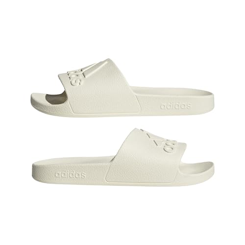 Detalle 2 de Adidas Unisex Adilette Aqua Slides in Off White – Practical, everyday comfort