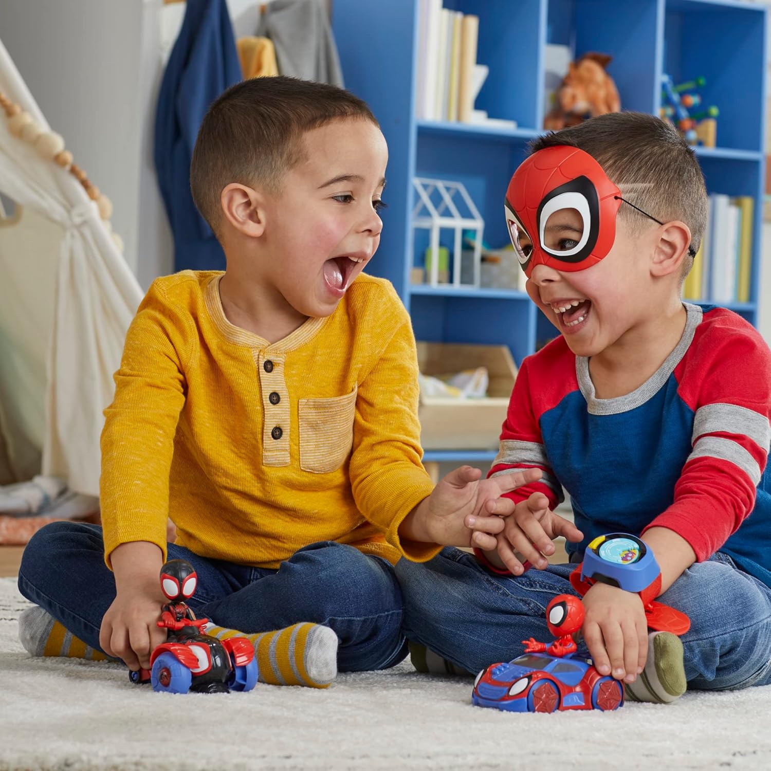 Thumbnail 5 de Spidey and His Amazing Friends Super Spidey Set – Role Play Toy Car & Mask for Kids 3+