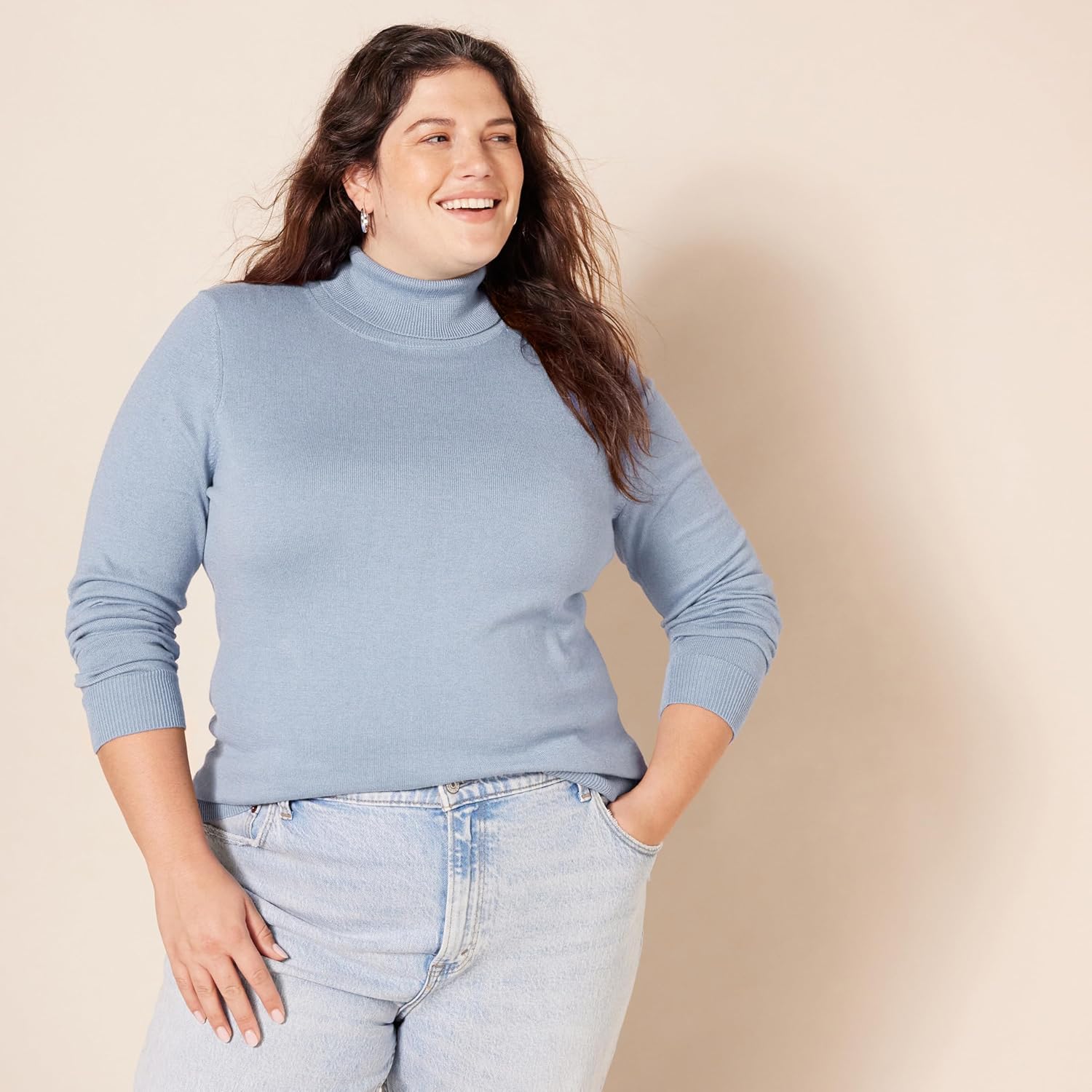 Thumbnail 4 de Amazon Essentials Damen leichter Rollkragenpullover mit langem Arm (klassischer Schnitt, auch in Übergröße)