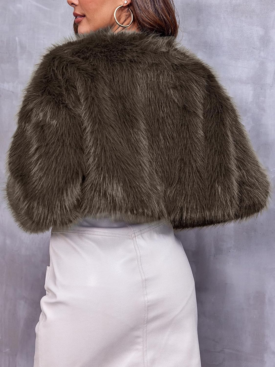 Detalle de Danedvi Cropped Faux Fur Jacket for Women, Long Sleeve Open-Front Coat