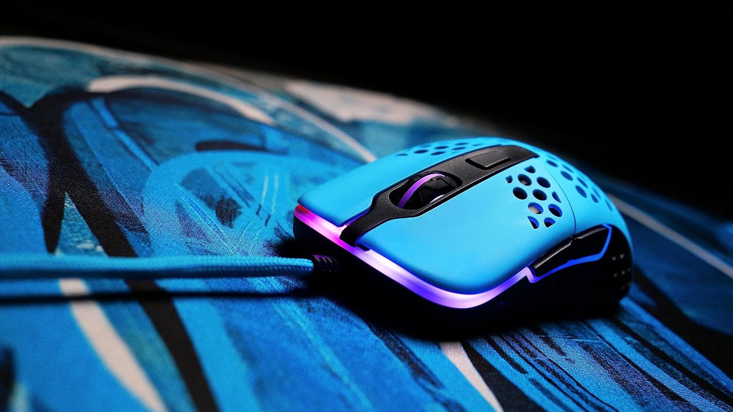 Detalle de Xtrfy M42 RGB – Ultraleichte Gaming-Maus in Miami-Blau (M42-RGB-BLUE)
