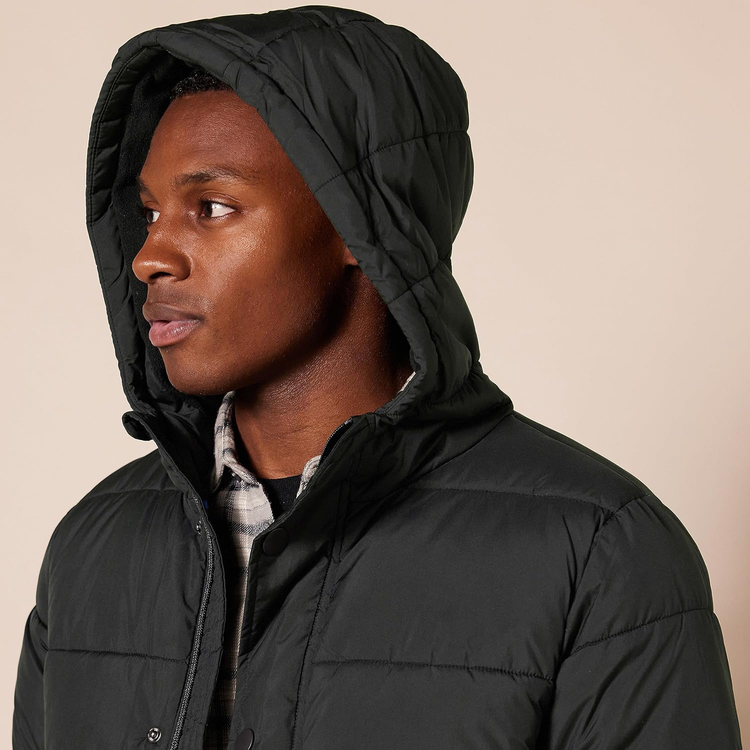 Thumbnail 2 de Amazon Essentials Men’s Winter Heavyweight Hooded Puffer Coat