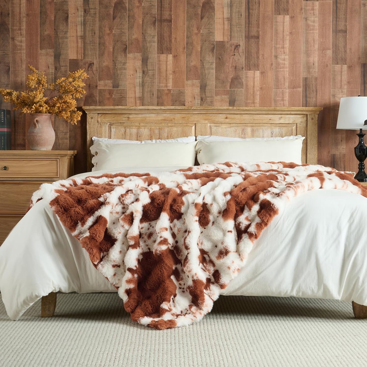 Detalle 1 de Lotus Karen Faux Fur Throw Blanket, 90 x 90 Inches, Light Brown Cow Print