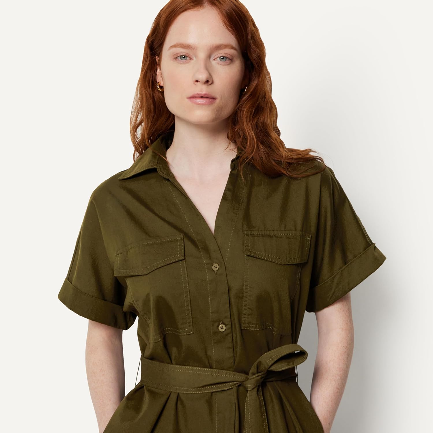 Detalle de Amazon Essentials Damen Hemdkleid aus Denim mit Gürtel und Knopfleiste