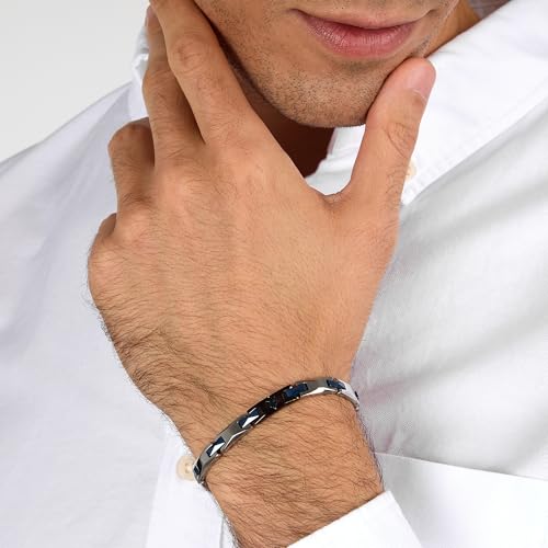 Detalle de Maserati Bracelet Homme en Acier et Céramique – Collection CERAMIC, Bleu et Noir (JM424ATZ52)