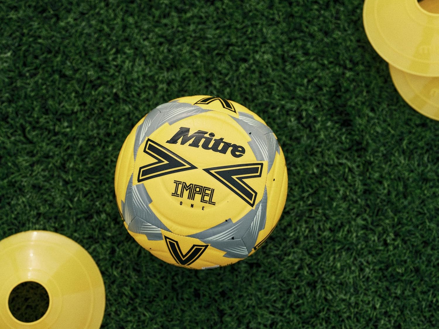 Thumbnail 6 de Mitre Adult Impel One 24 Football, Fluo Yellow/Black/Circular Grey