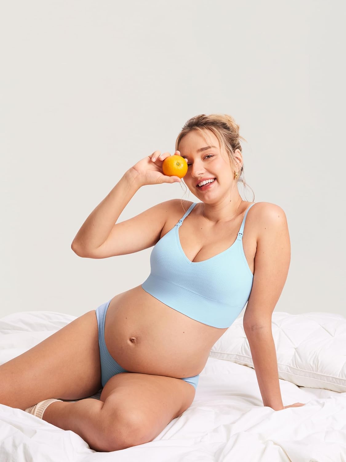 Detalle de MOMANDA Ribbed Nursing Bra: Longline Wireless Maternity Support for Sleep & Everyday Wear