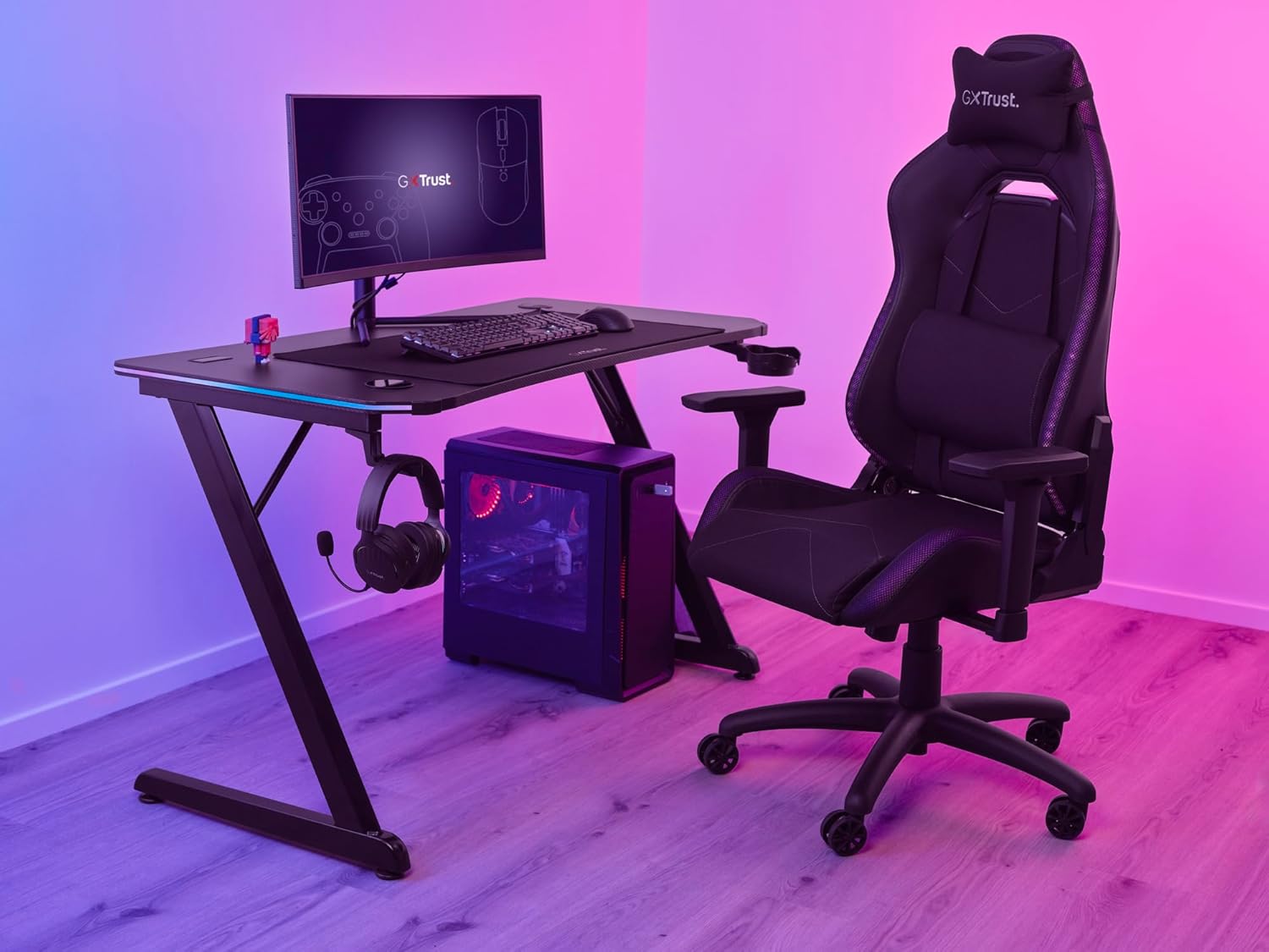 Thumbnail 1 de Trust Gaming GXT 710 Luminus Pro Gaming Tisch 120x60 mit RGB-Beleuchtung und kabelloser 10-W-Ladefläche
