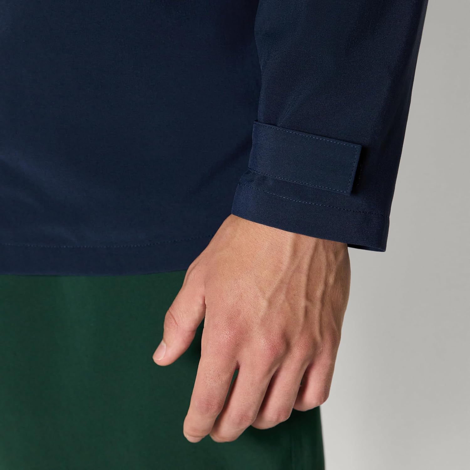 Thumbnail 3 de Amazon Essentials men’s lightweight stretch colourblock anorak jacket for hiking & running