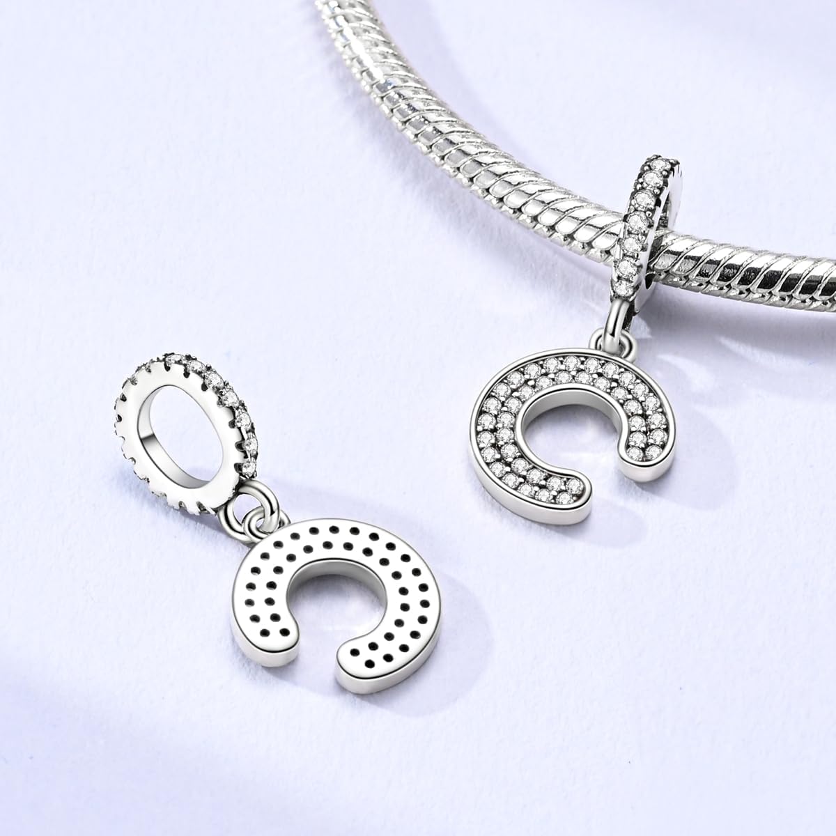 Detalle de QIKAOLA S925 Sterling Silber A-Z Buchstaben Charms – Pandora-kompatible Alphabet Anhänger aus 925er Silber