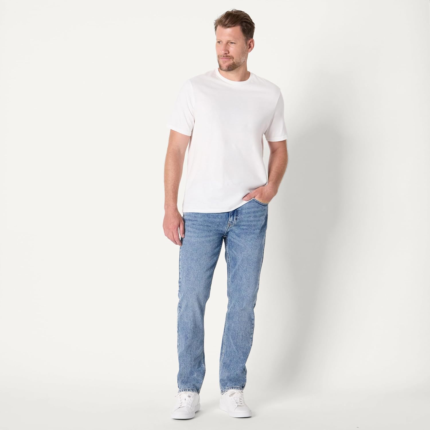Thumbnail 2 de Amazon Essentials Herren Straight-Fit-Jeans mit leichtem Stretchanteil