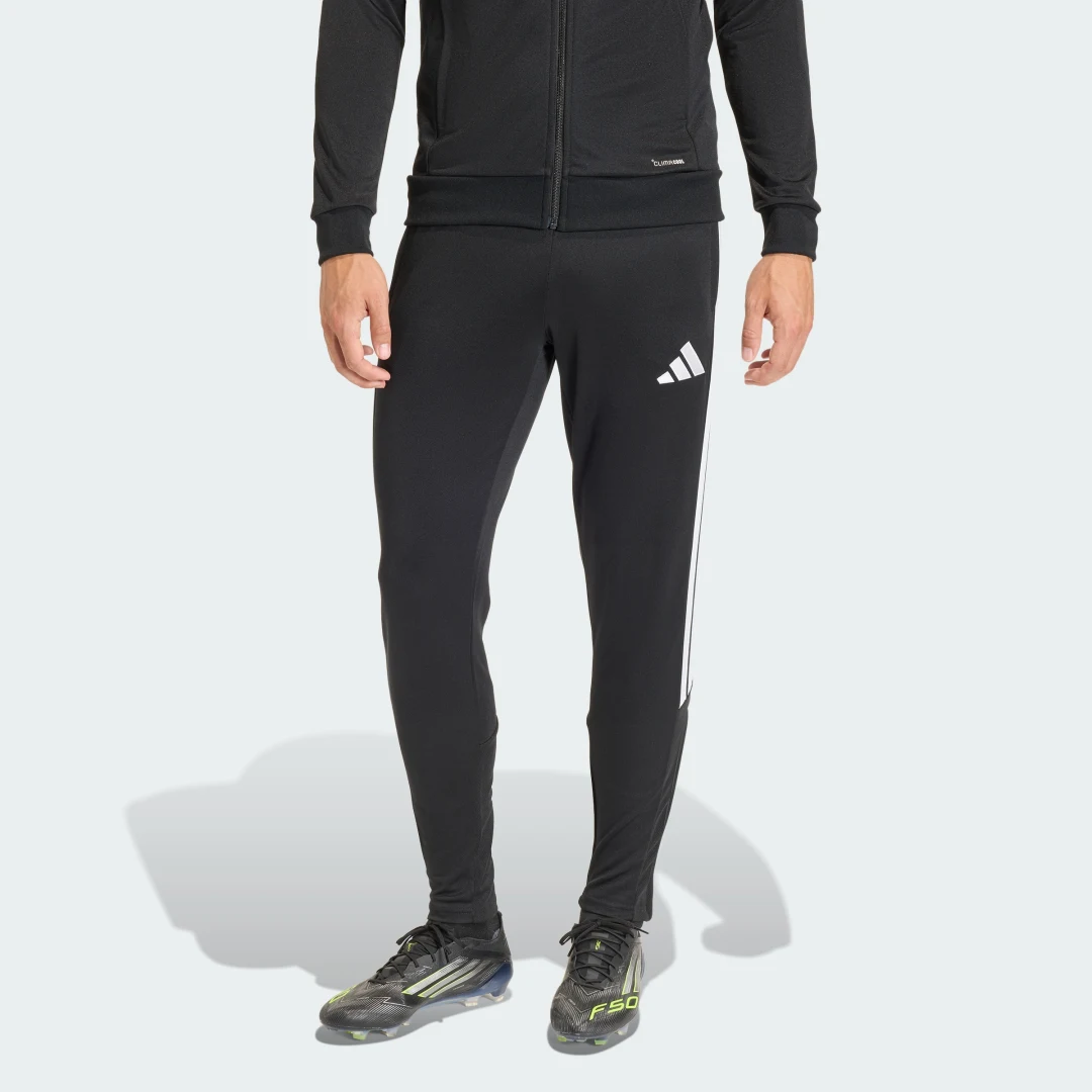Detalle de Pantalón de entrenamiento Tiro 26 League de Adidas – color negro
