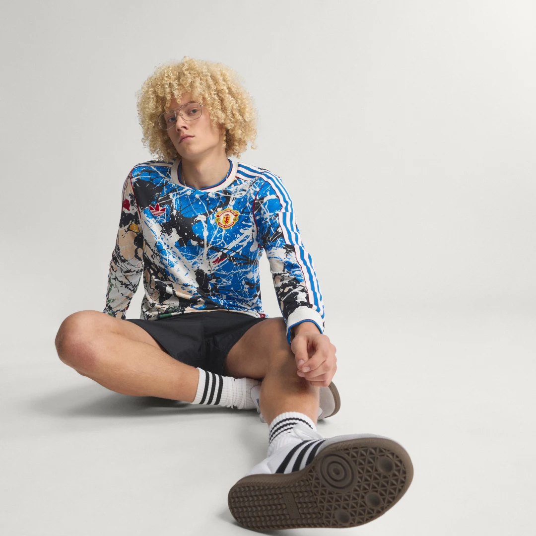 Detalle de Camiseta manga larga Manchester United Stone Roses – Adidas
