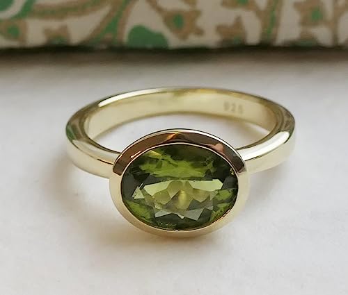 Detalle de Oval Peridot vergoldet Sterling Ring von Sophia Rose Jewellery – US-Größe 6