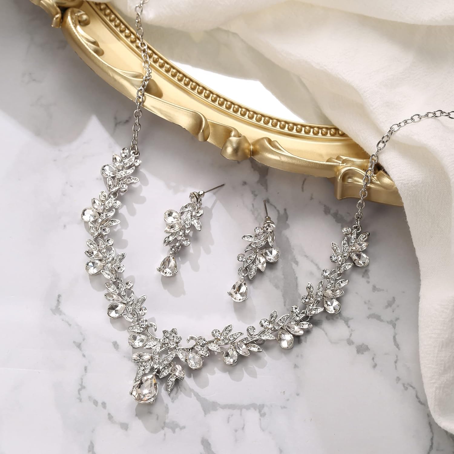 Thumbnail 2 de Parure bijoux de mariage Clearine : collier + boucles d’oreilles cristal feuille fleurs
