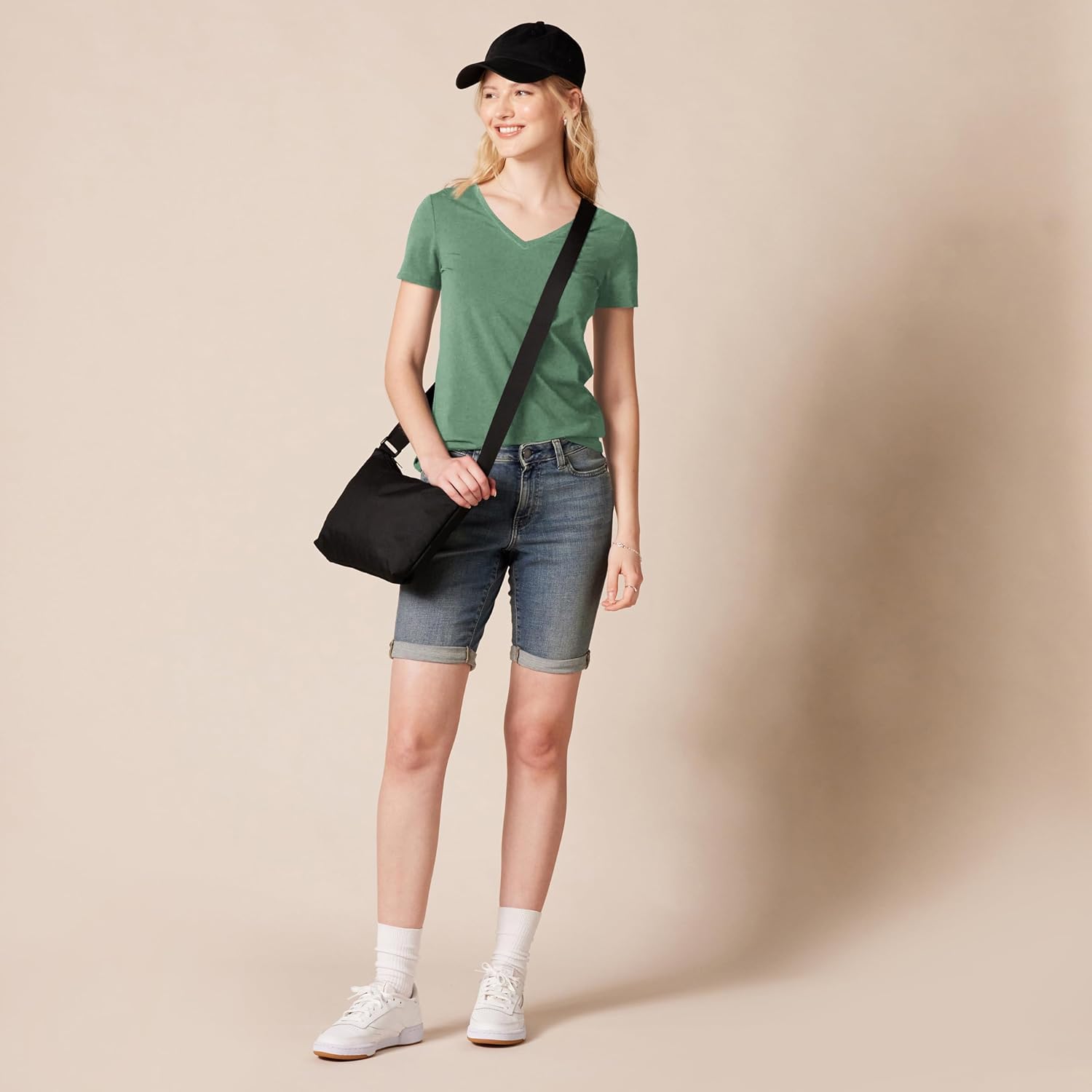Thumbnail 4 de Amazon Essentials Damen Kurzarm T-Shirt Regular Fit in Baumwoll-Modal-Mix (Rundhals oder V-Ausschnitt) – Multi-Packs