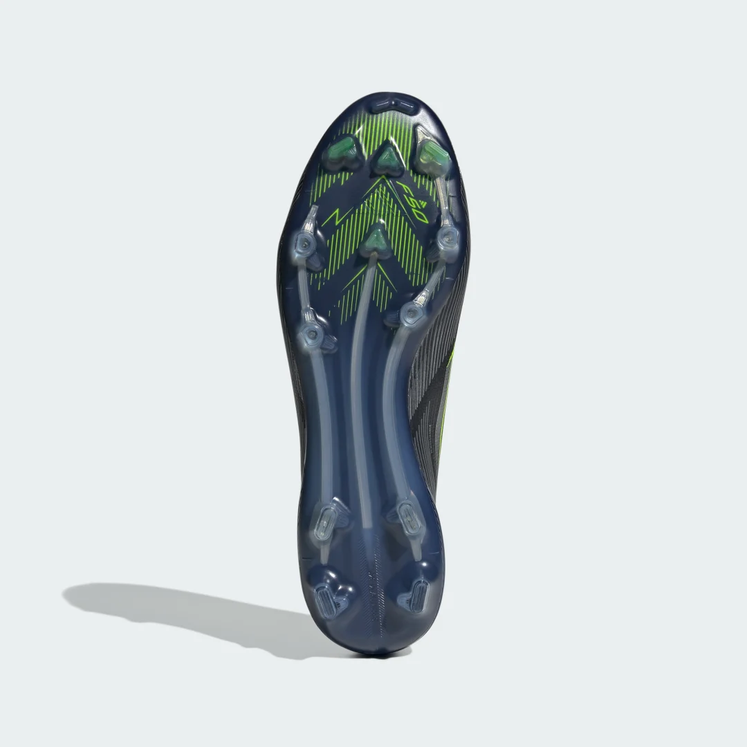 Detalle de Adidas F50 Elite Laceless, bota de fútbol negra para césped natural seco