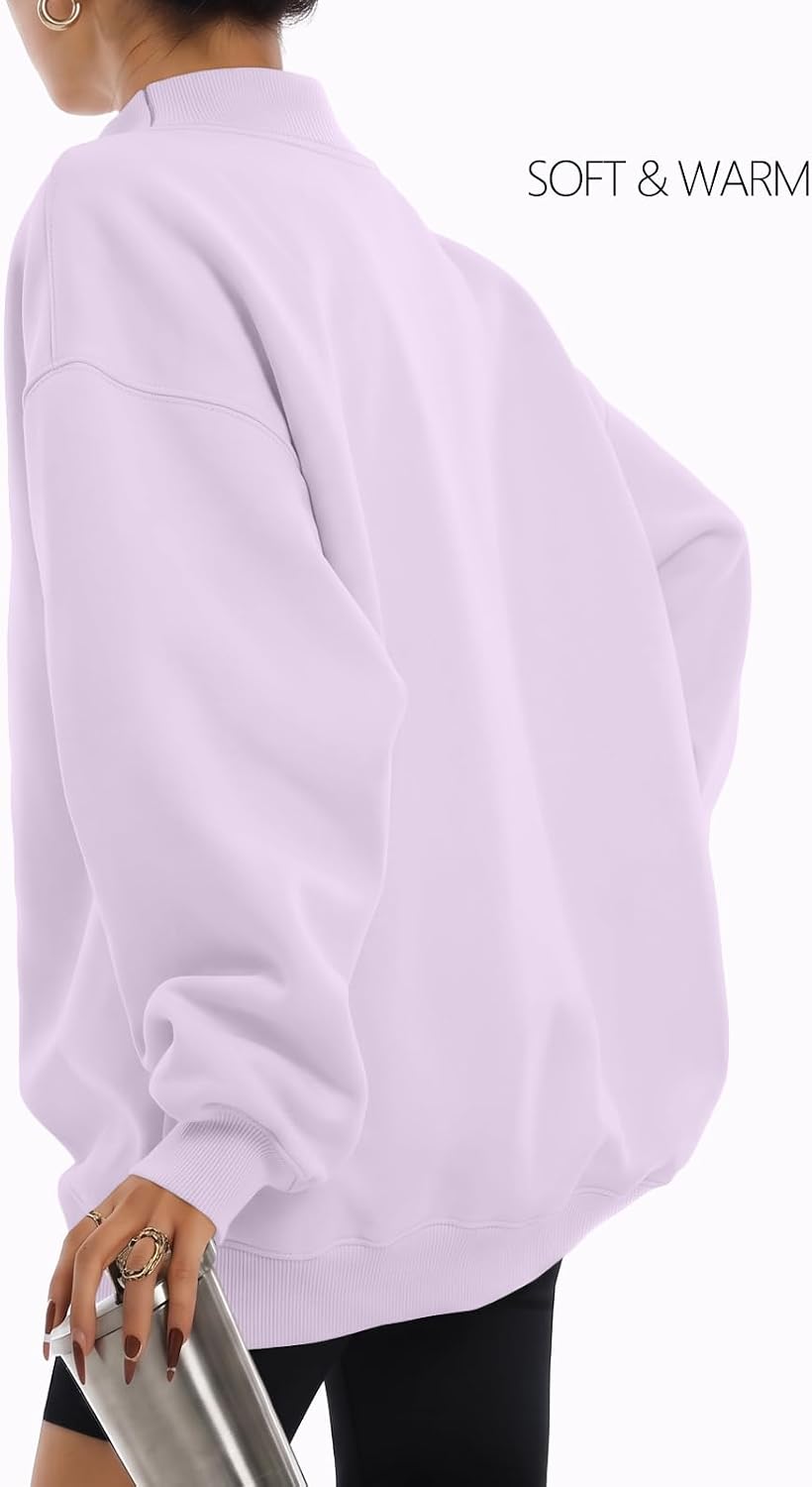 Detalle 2 de Trendy Queen Women's Mock Neck Sweatshirt — Oversized Cozy Fall Essential