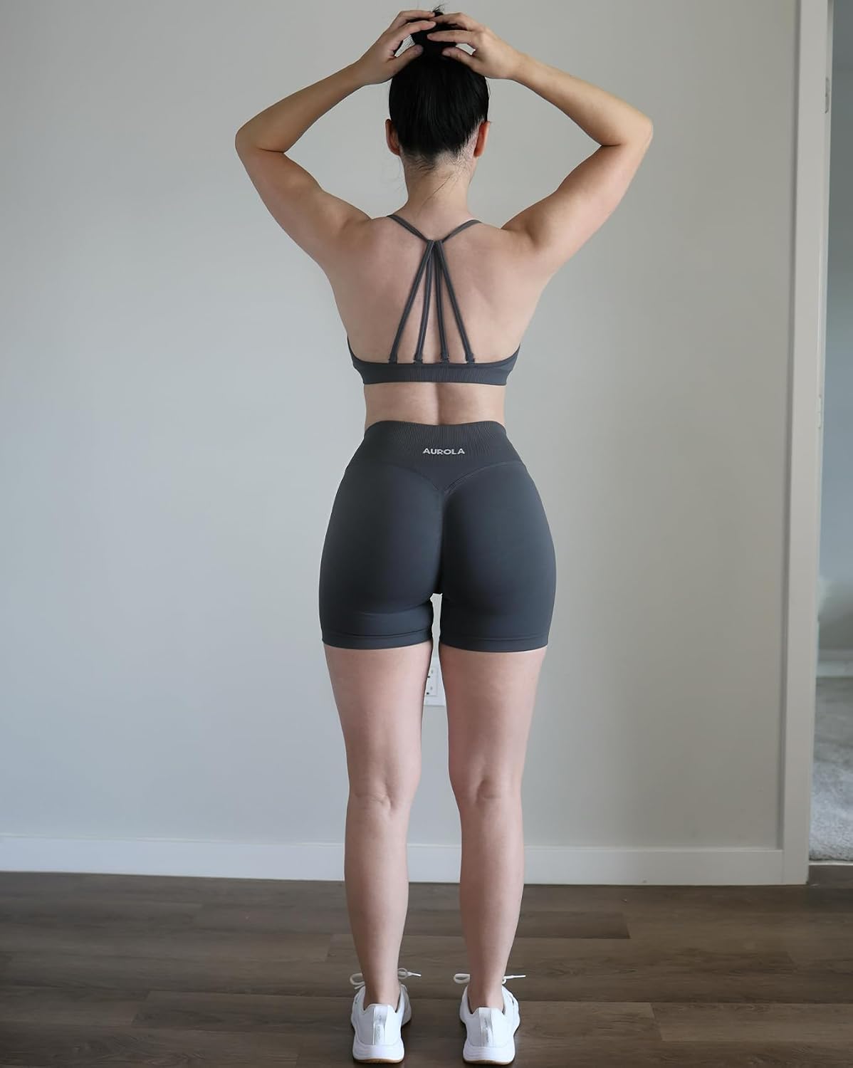 Detalle de AUROLA Influence Workout Shorts for Women – No Roll Up, Scrunch Seamless Compression