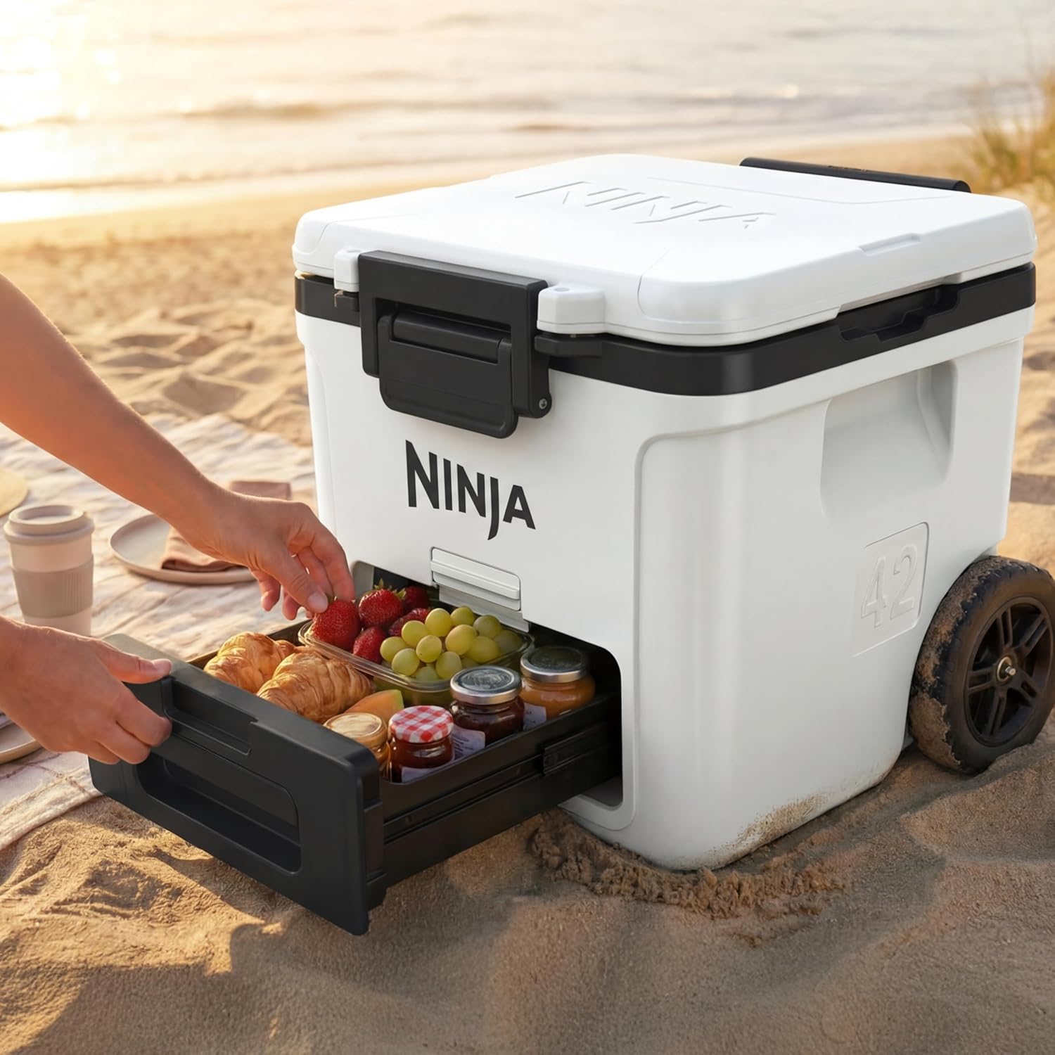 Thumbnail 3 de Ninja FrostVault 42qt Wheeled Cooler with Cold Dry Zone and Integrated Fridge-Temp Dry Storage Drawer (FB242WH)