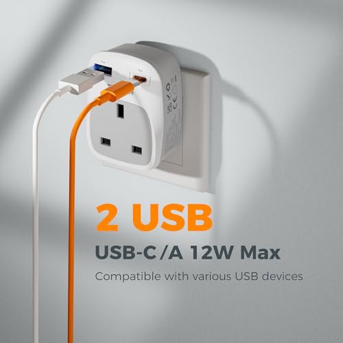 Detalle de TESSAN UK to Italy Plug Adapter with USB-C: 3-in-1 Travel Power Solution