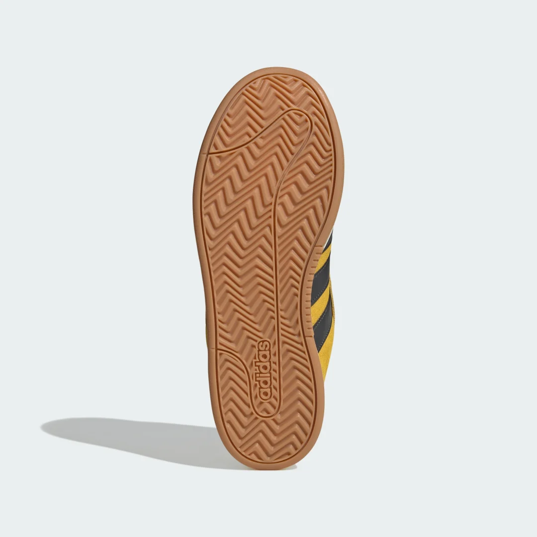 Detalle de Zapatilla Grand Court Alpha de Adidas – Amarillo