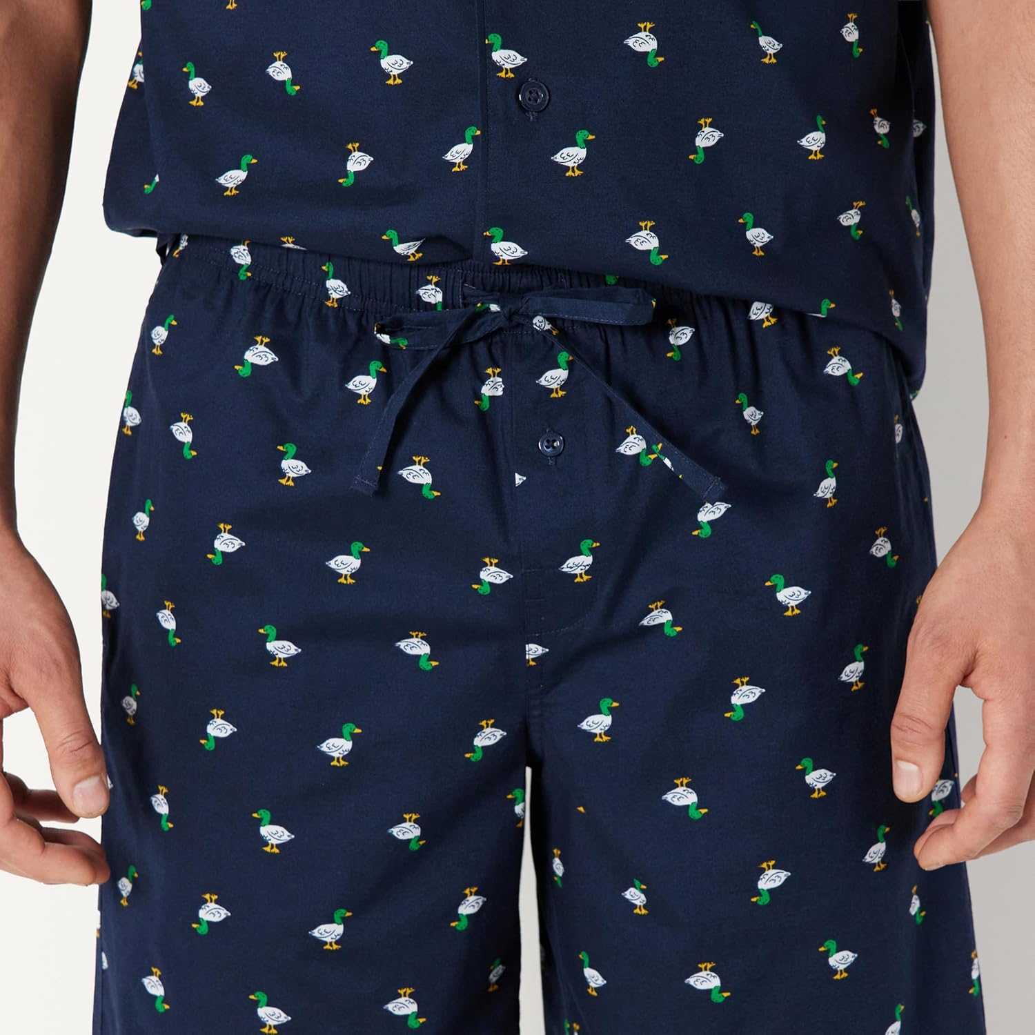 Thumbnail 3 de Amazon Essentials Men's Lightweight Woven Shorts Pyjama Set with Notch Collar