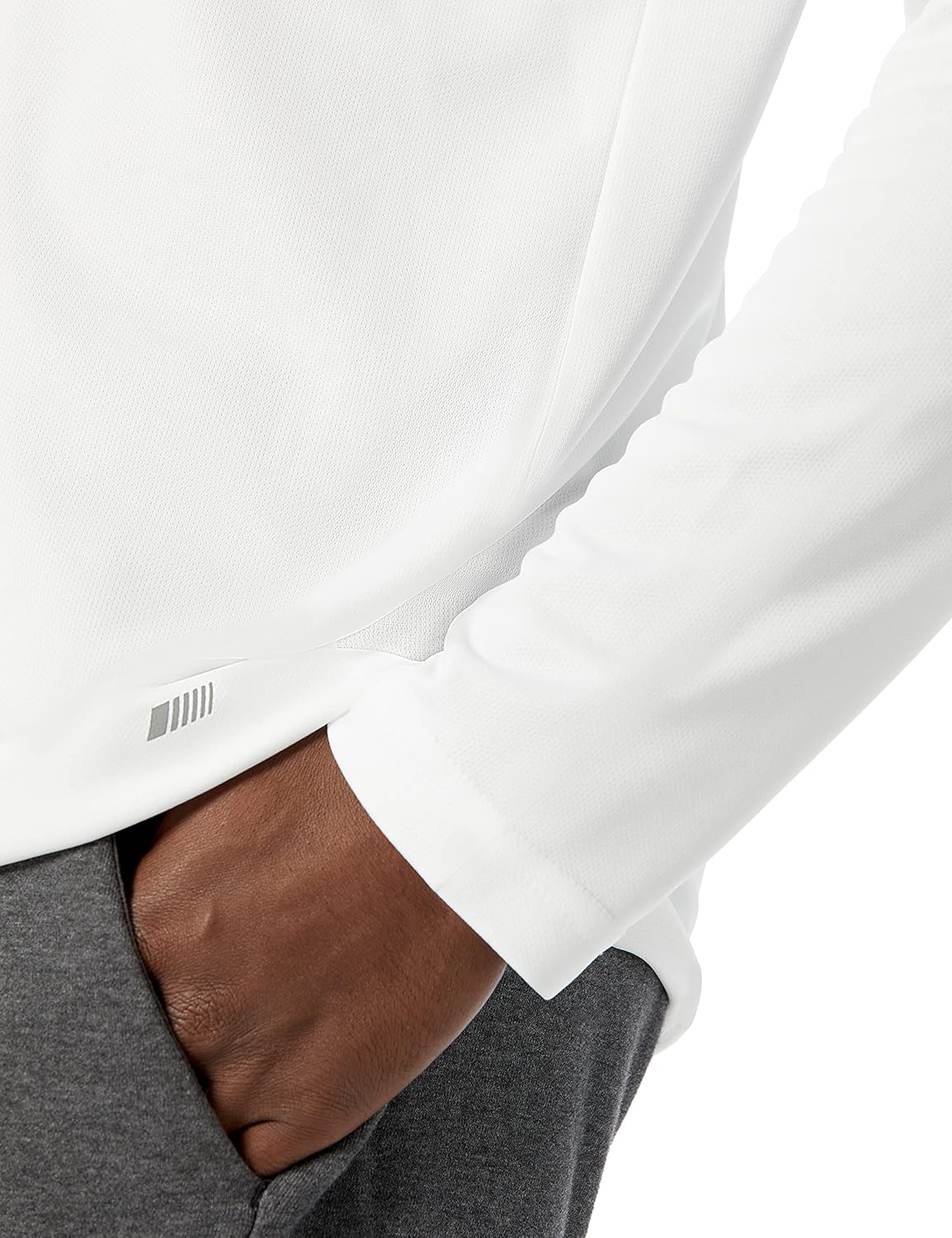 Thumbnail 2 de Amazon Essentials Men’s Performance Tech Long-Sleeve T-Shirt (Relaxed Fit)