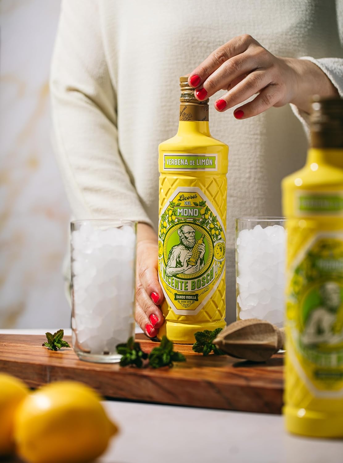 Detalle 2 de Licor Mono Verbena de Limón 70cl 🍋
