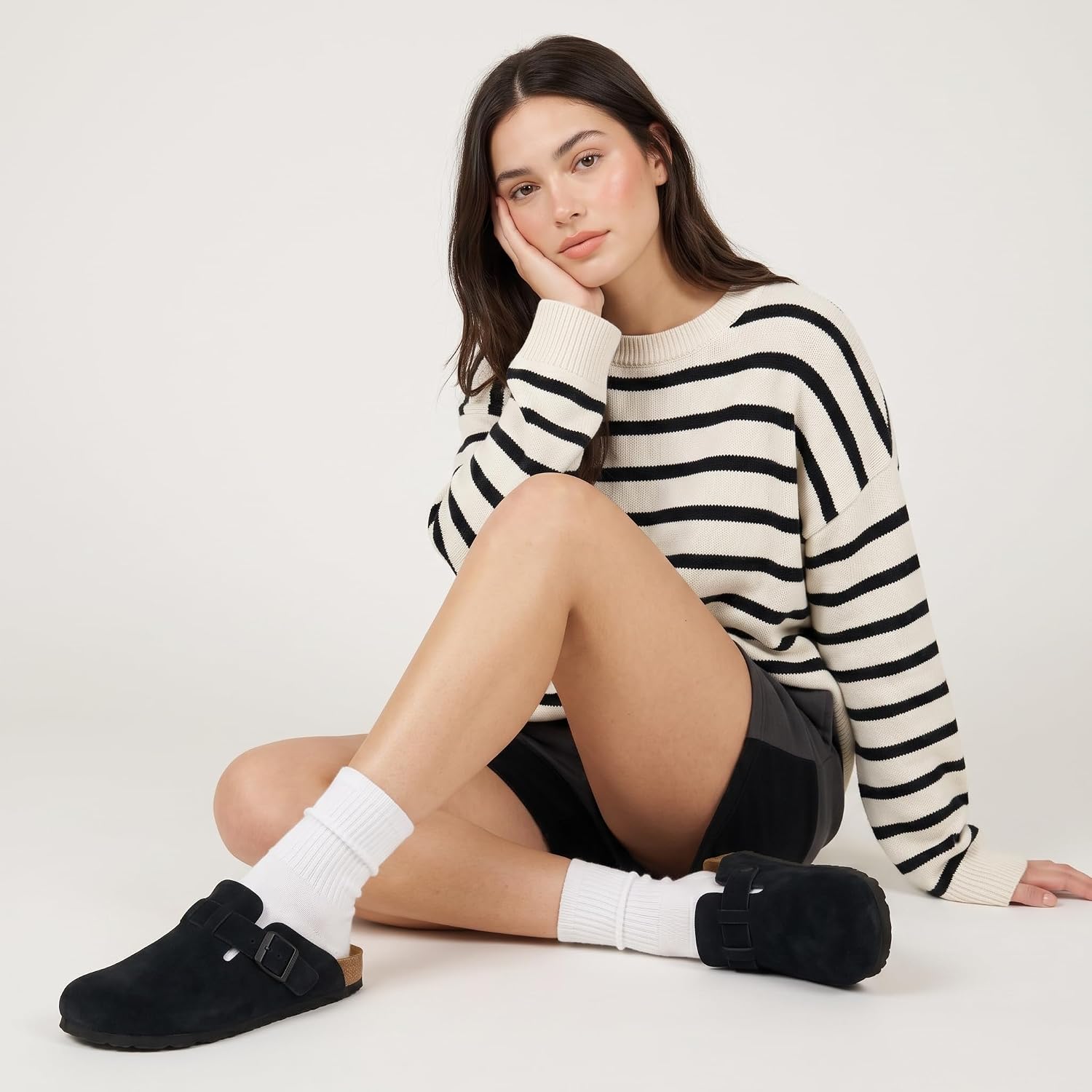 Thumbnail 5 de CUSHIONAIRE Hana suede clog slip-on women's shoes