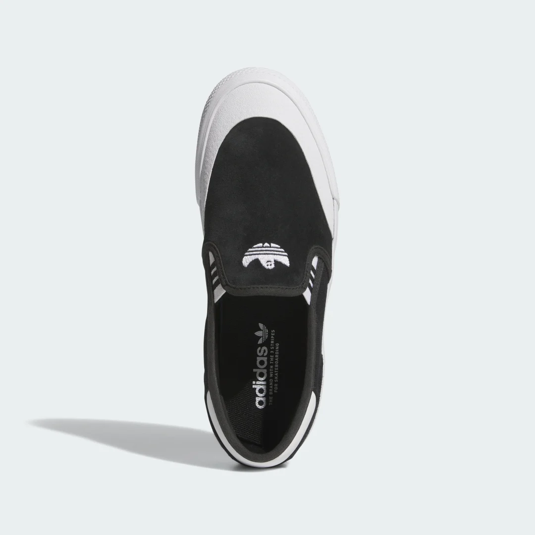 Detalle de Zapatilla sin cordones SHMOOOFOIL de Adidas: comodidad urbana en negro