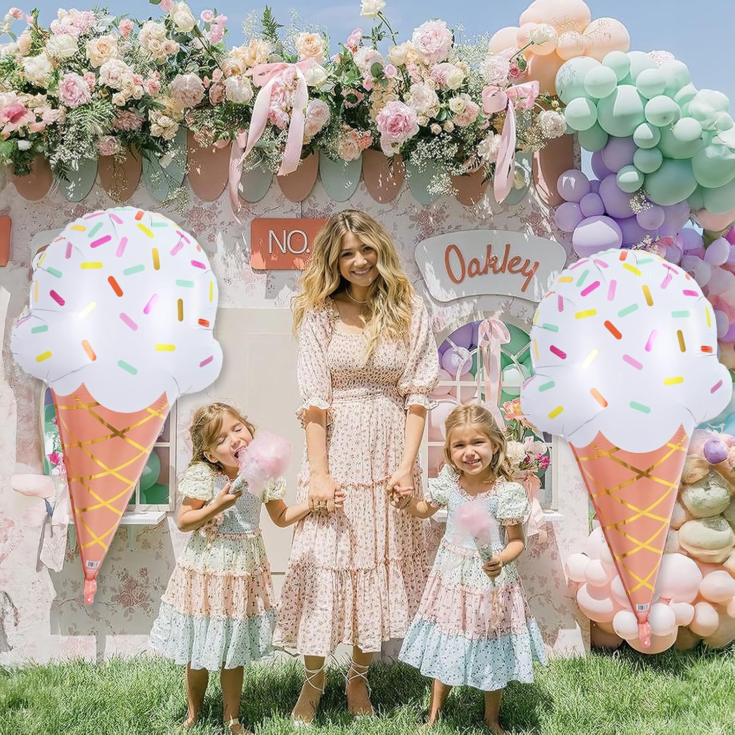 Thumbnail 3 de 32 Inch Ice Cream Cone Balloon Kit: Giant Sprinkle Foil Balloons (2-Pack) for Summer Parties