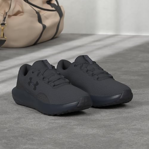 Detalle 2 de Under Armour UA Charged Surge 4: zapatillas de running para hombre, comodidad y reactividad